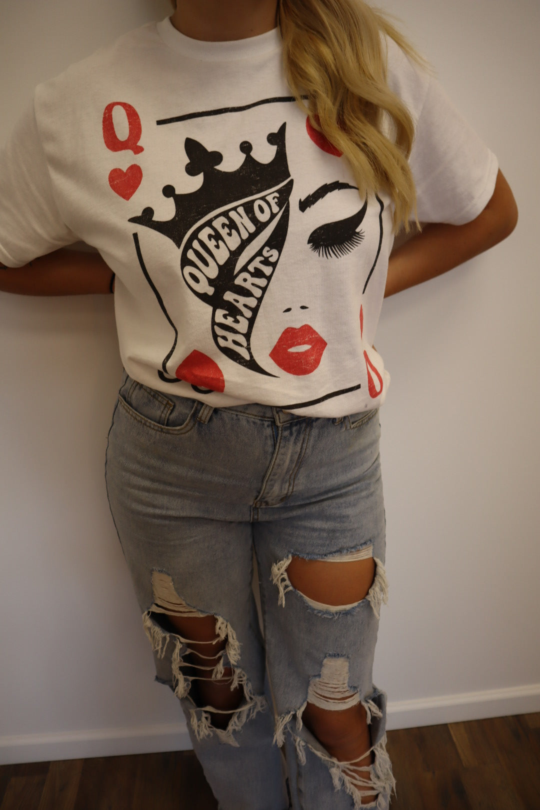 QUEEN OF HEARTS OVERSIZED GRAPHIC TEE